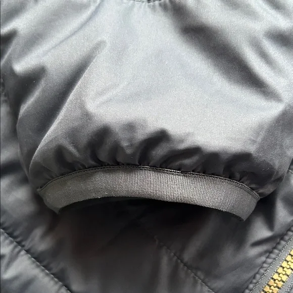 L.L. Bean Men's Dark Blue Puffer Jacket - Picture 4 of 7